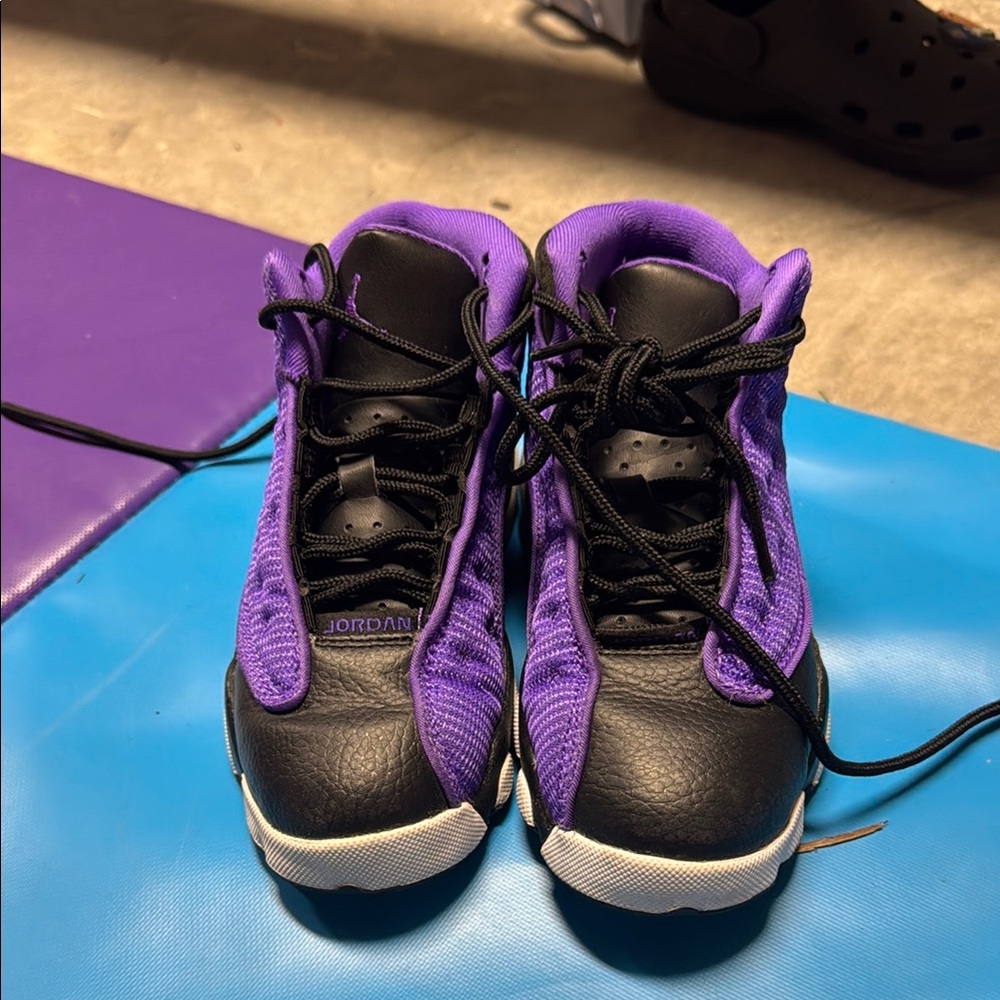 Jordan Purple and Black Sneakers Modern Sporty Design